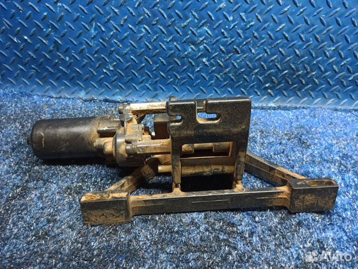 Кронштейн подножки правый Range Rover Vogue 3 L322