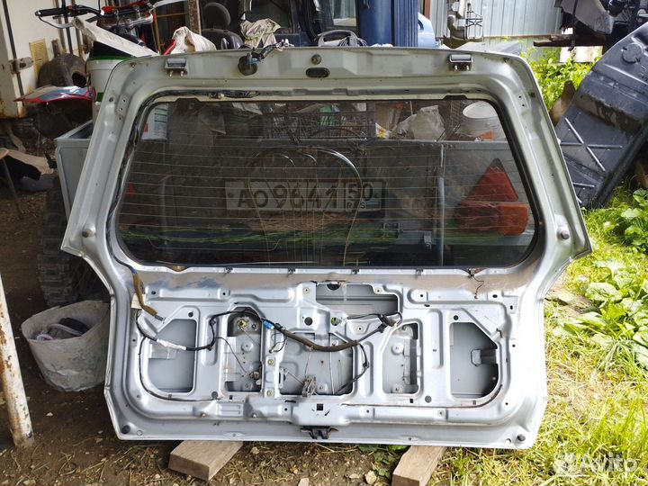 Mitsubishi chariot 3 дверь крышка багажника