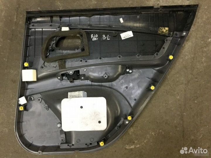 Обшивка двери задней левой Kia Rio 2005-2011
