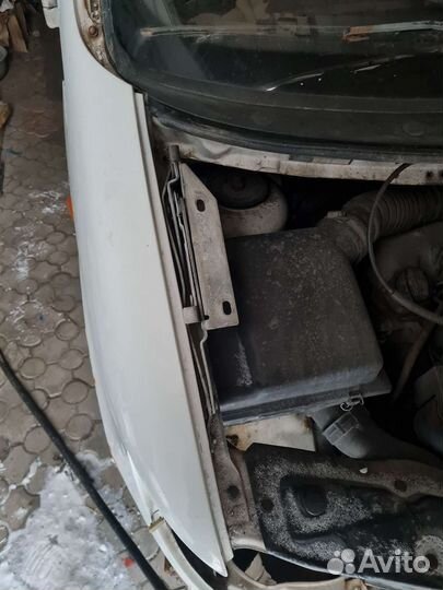 Петля капота Мерседес вито 638