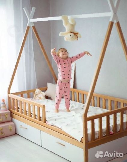 Кровать из бука вигвам