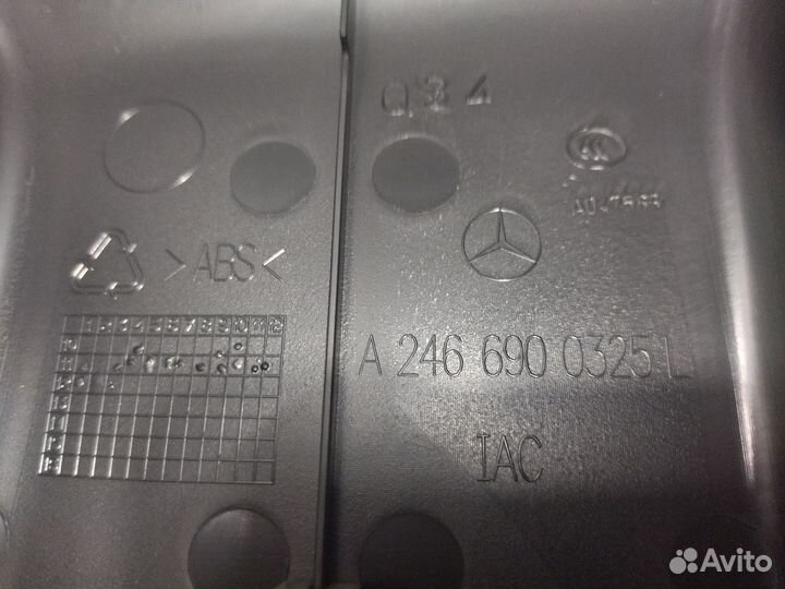 Обшивка стойки Б верх слева Мерседес Б W246