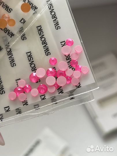 Стразы Swarovski для маникюра