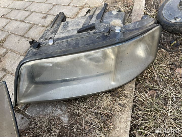 Фары левая и правая