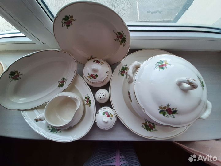 Сервиз столовый зик Конаково Малинка