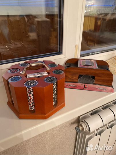 Набор для покера и машинка для смешивания карт