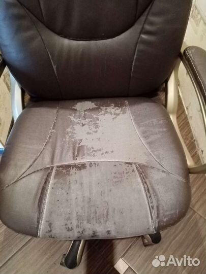 Офисное кресло руководителя