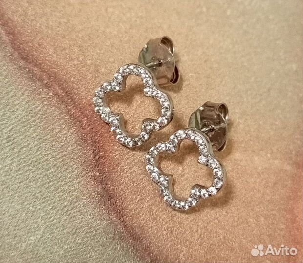 Серьги гвоздики