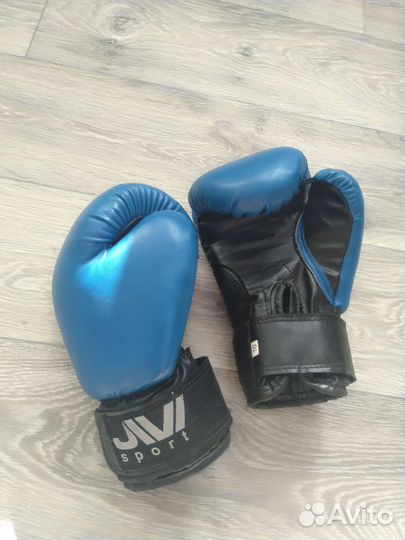 Боксерские перчатки