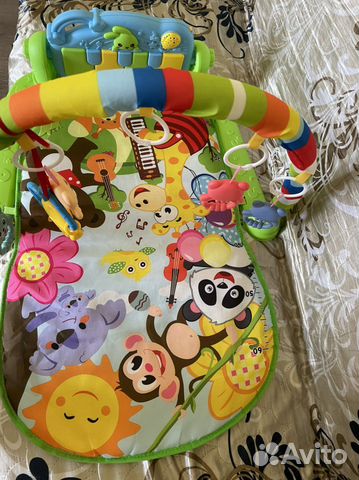 Развивающий коврик с пианино и погремушками