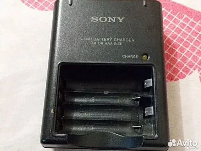 Зарядное Sony BC-CS2B для NI-MH аккумуляторов