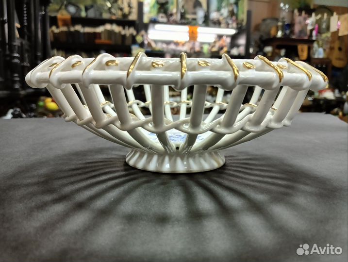 Сухарница фарфор