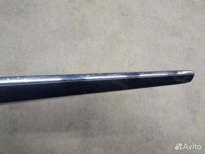 Молдинг двери передний правый Mercedes-Benz