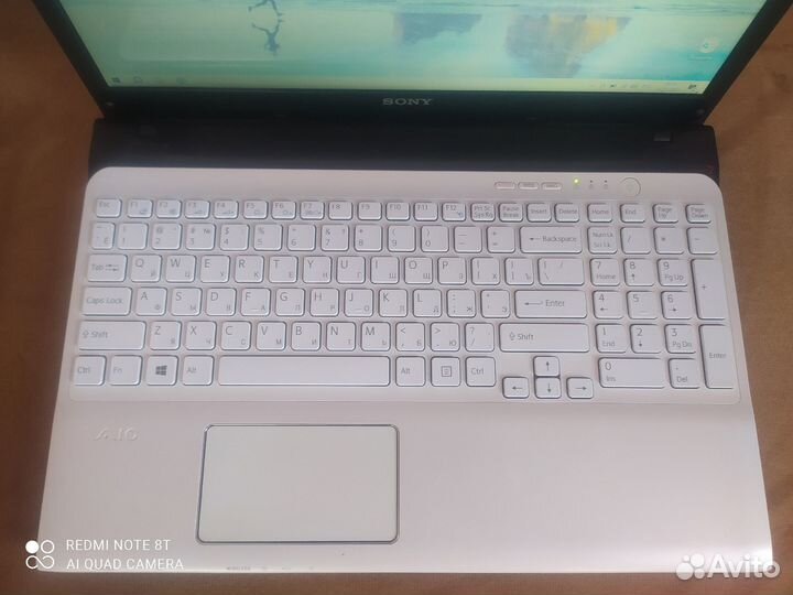 Sony Vaio SVE151D11V (Core i3)