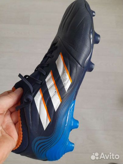 Футбольные бутсы