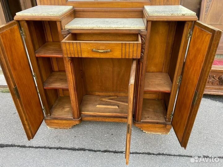 Старинная тумба 