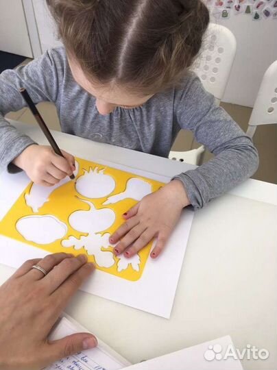 Нейропсихолог, дефектолог