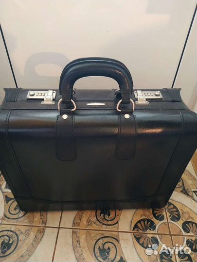 Дипломат кожаный черный pierre cardin