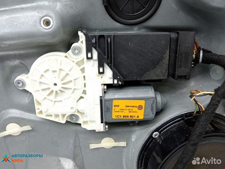 Стеклоподъемник передний левый Volkswagen Golf 4