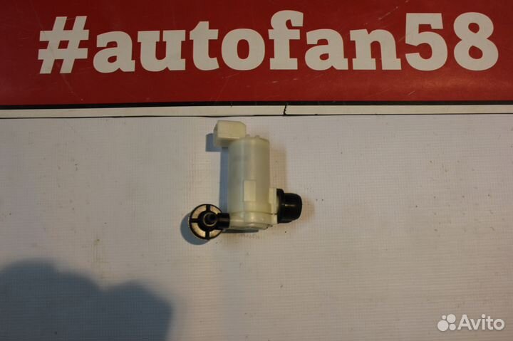 Бачки стеклоомывателя Nissan