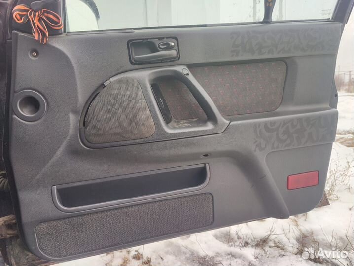 Карта двери Hyundai Lantra 1