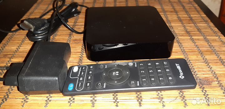 SMART tv приставка iconbit Quatra