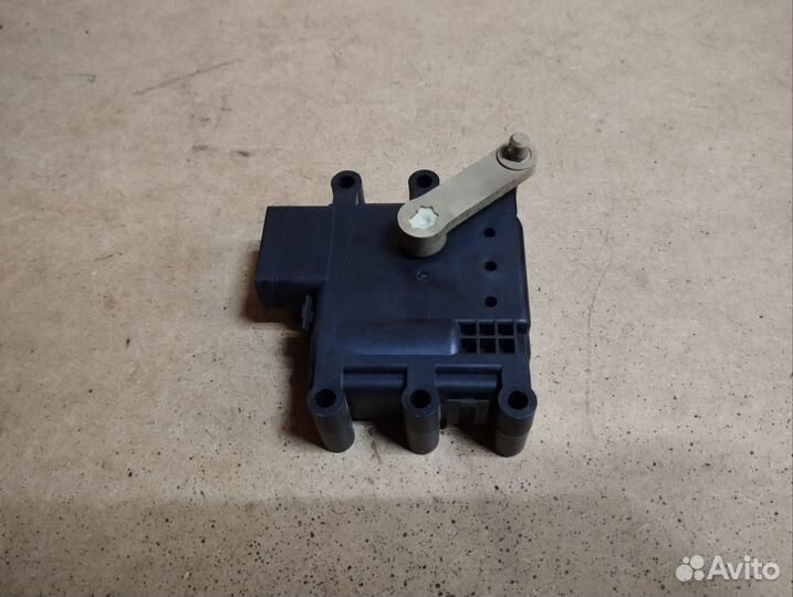 Моторчик заслонки отопителя Mazda Cx-7