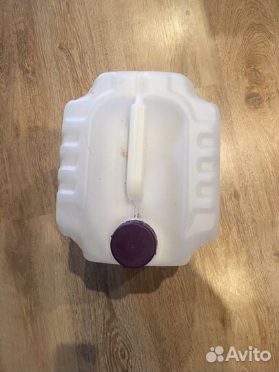 Канистры пластиковые 10 л бу