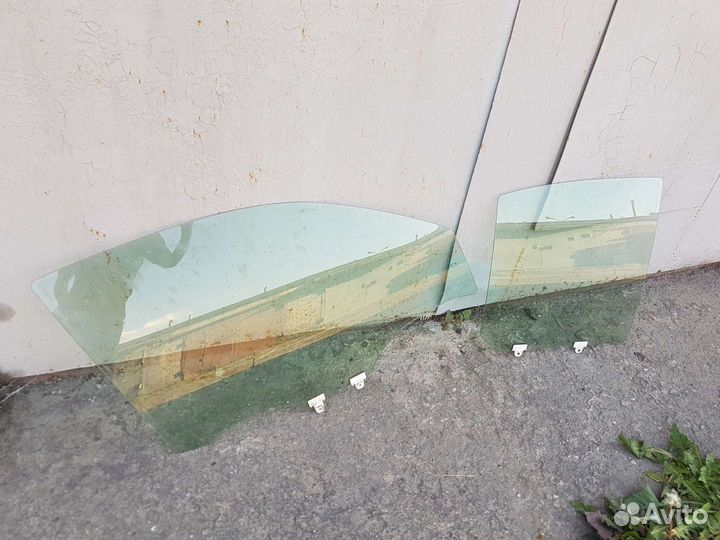 Стекло заднее правое Nissan Micra K12