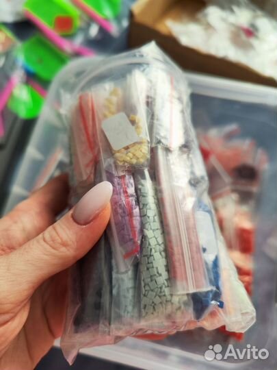 Стразы для алмазной мозаики