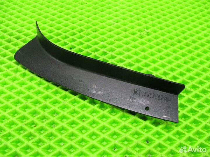 Щиток фонаря левый Skoda Octavia 3 A7