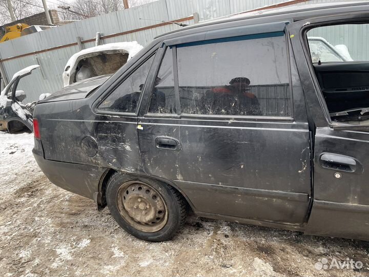 Daewoo nexia задние двери