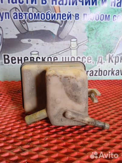 Бачок гур Audi 80