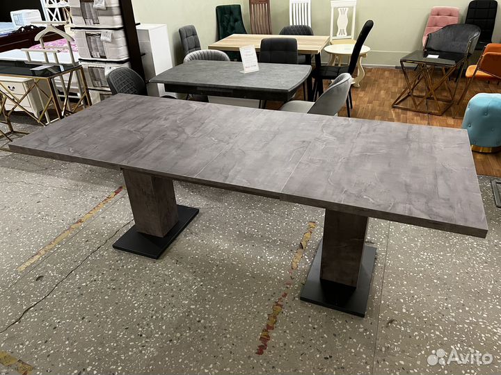Большой раздвижной обеденный стол