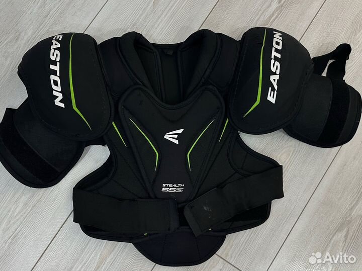 Нагрудник хоккейный easton