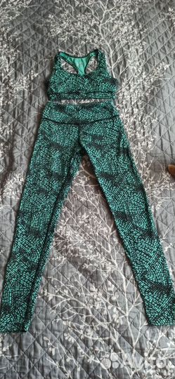 Костюм для спорта женский