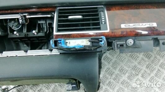 Панель приборов (торпедо) audi A8 D3 (70F05IS01)