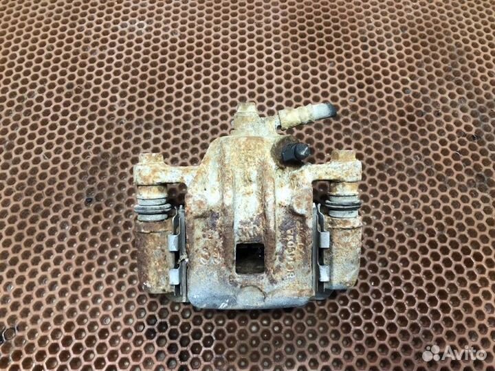 Суппорт задний левый Kia Sportage JE G4GC 2006