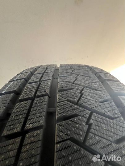 Triangle PL02 225/40 R18 92V