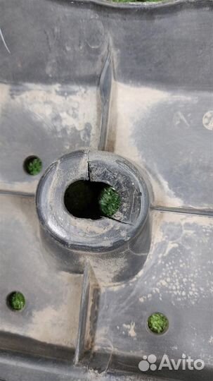 Защита днища левая Toyota Verso R2 2017