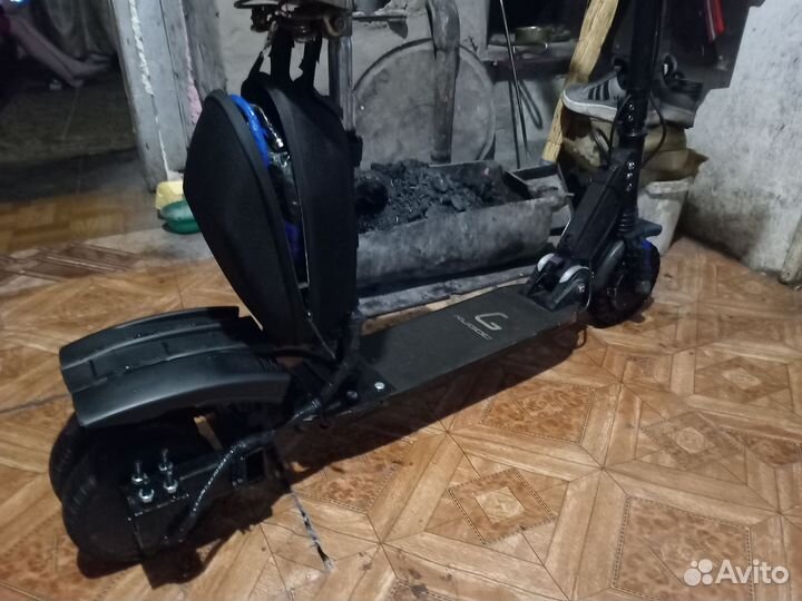 Продам электросамокат куго s3 pro