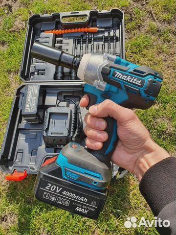 Аккумуляторный гайковерт makita 350н.м. с набором