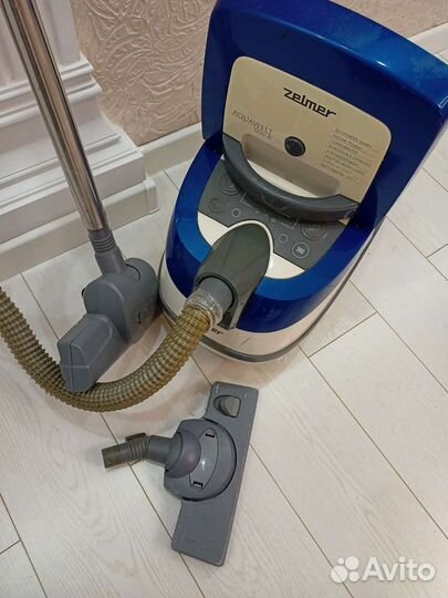 Пылесос Zelmer работает