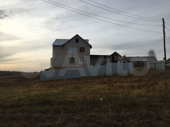 Дом 318 м² на участке 56 сот.