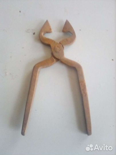Щипцы старинные