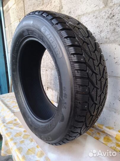 Tigar SUV Ice 215/65 R17 103T