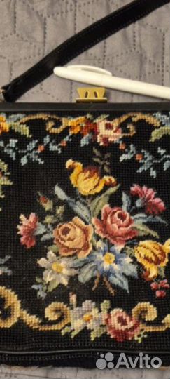 Сумка женская с вышивкой.Германия