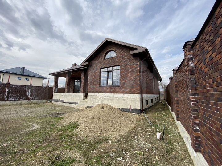 Дом 415,6 м² на участке 8 сот.