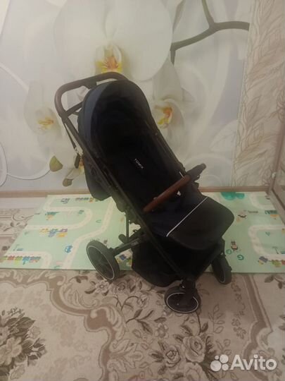 Прогулочная коляска tomix