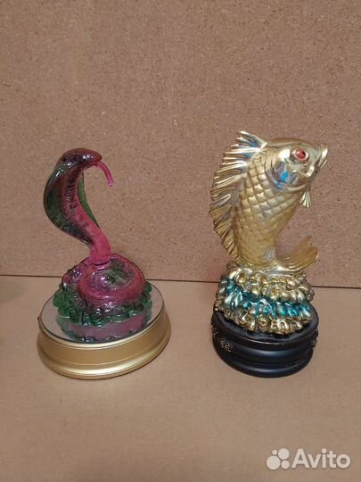 Разные статуэтки и фигурки